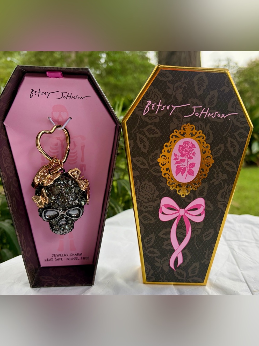 HTF NWT BETSEY JOHNSON Black Crystal Skull Keychain and/or Bag Charm☠️🖤 RARE